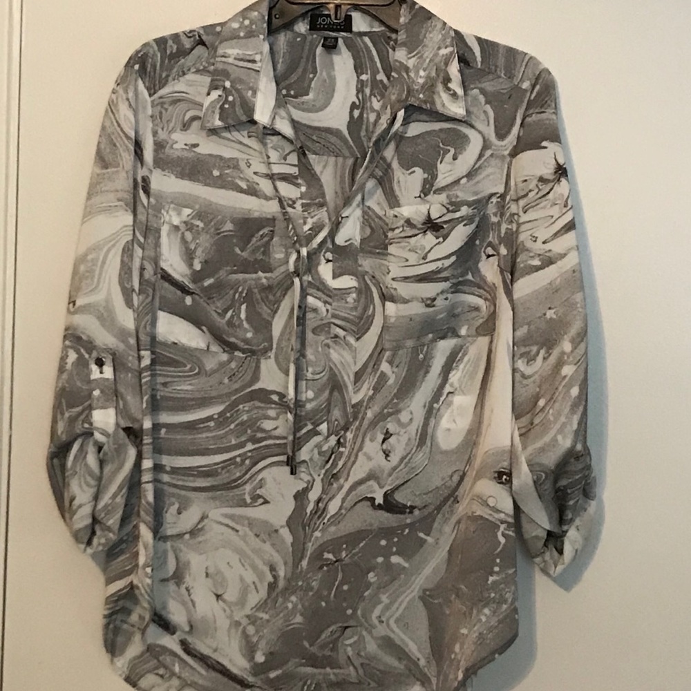 Jones New York blouse size M